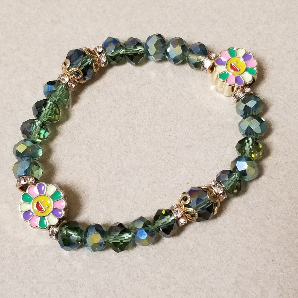 3/$25🦋 Beaded Green Charm Bracelet New